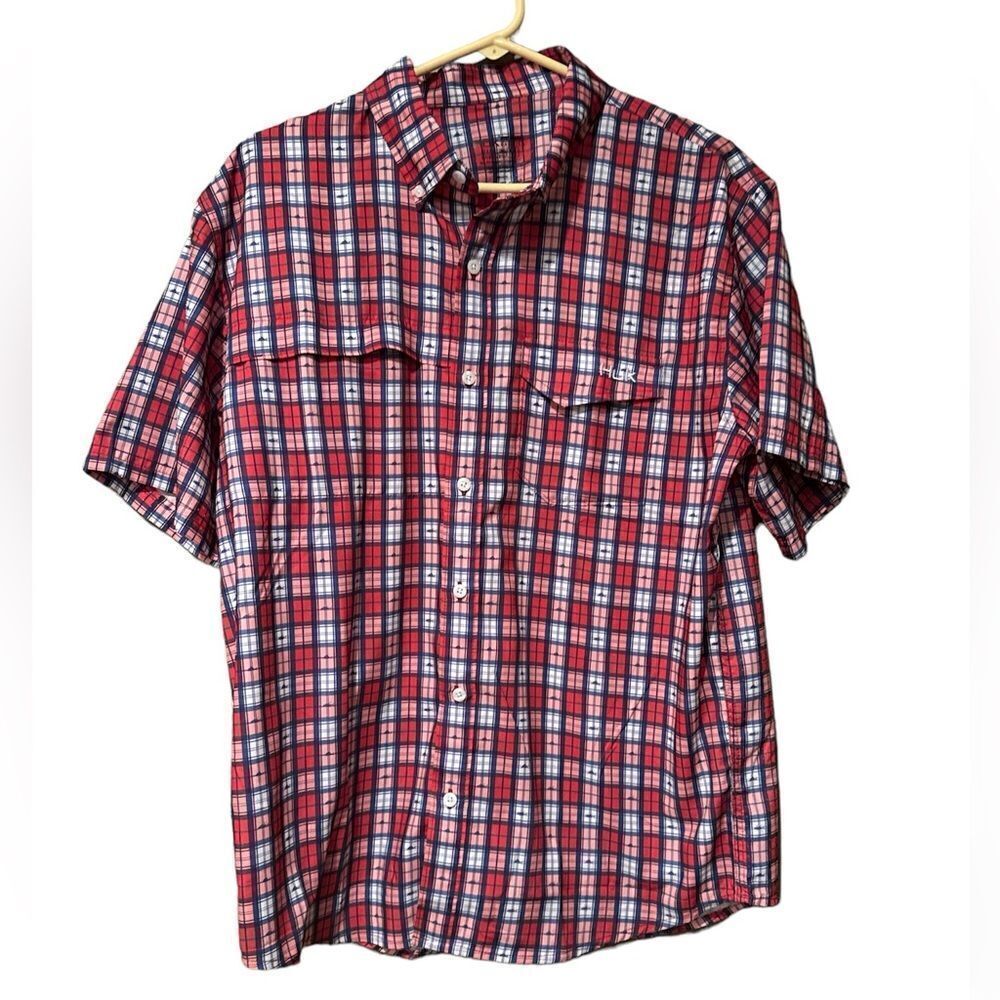 HUK Red Plaid Button Up Men’s Short Sleeve Fishing Shirt Size Medium